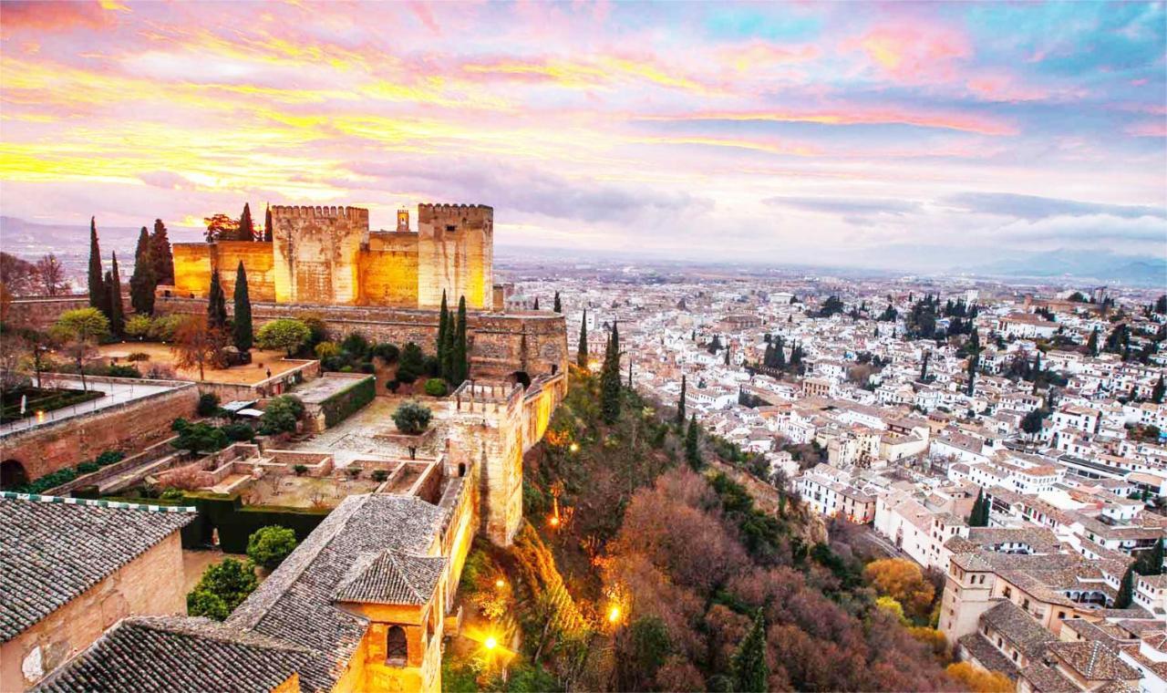 ApartaSuite Deluxe Centro Histórico Ático tranquilo con terrazas a pie de calle Granada Exterior foto