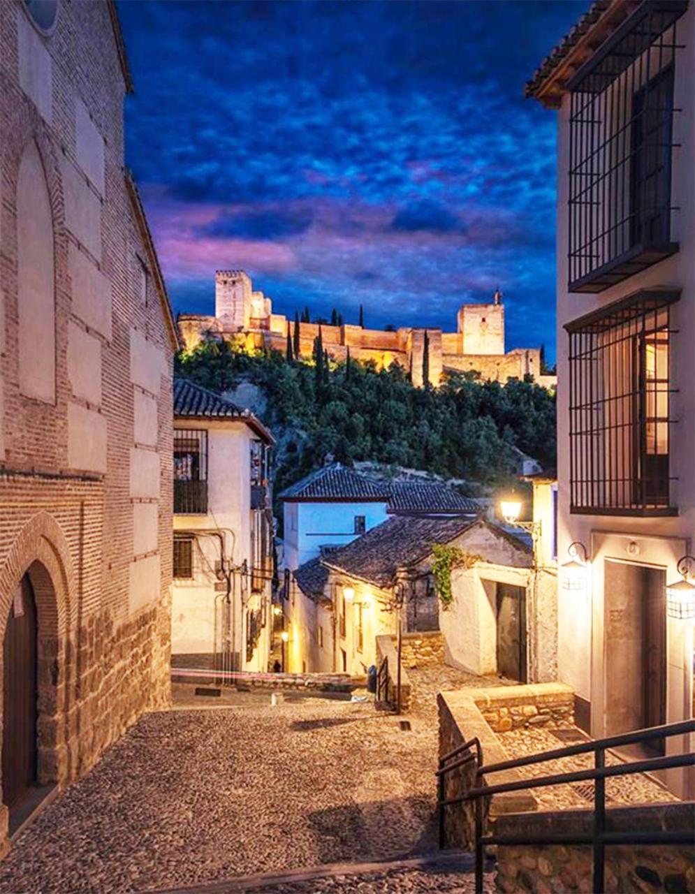 ApartaSuite Deluxe Centro Histórico Ático tranquilo con terrazas a pie de calle Granada Exterior foto